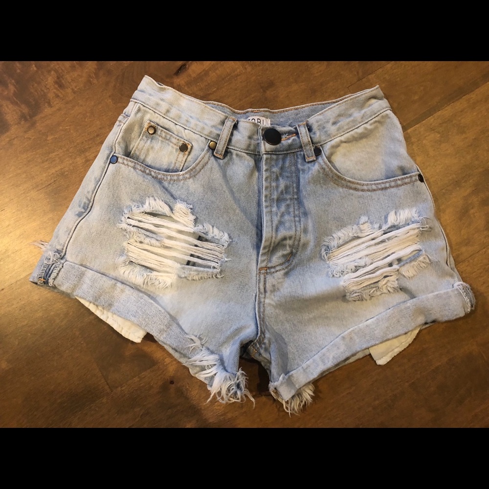 Distressed Highwaisted Jeans